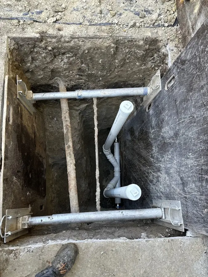Experienced plumber completing Drain Cleaning work in Napili-Honokowai